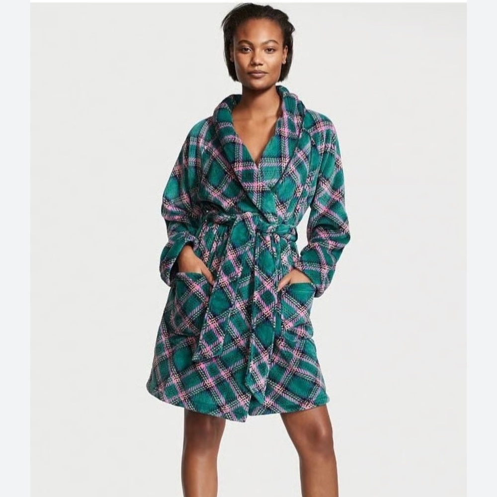 VICTORIAS SECRET plush cozy robe